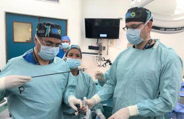 DOCTORES OPERANDO DOCTORES OPERANDO