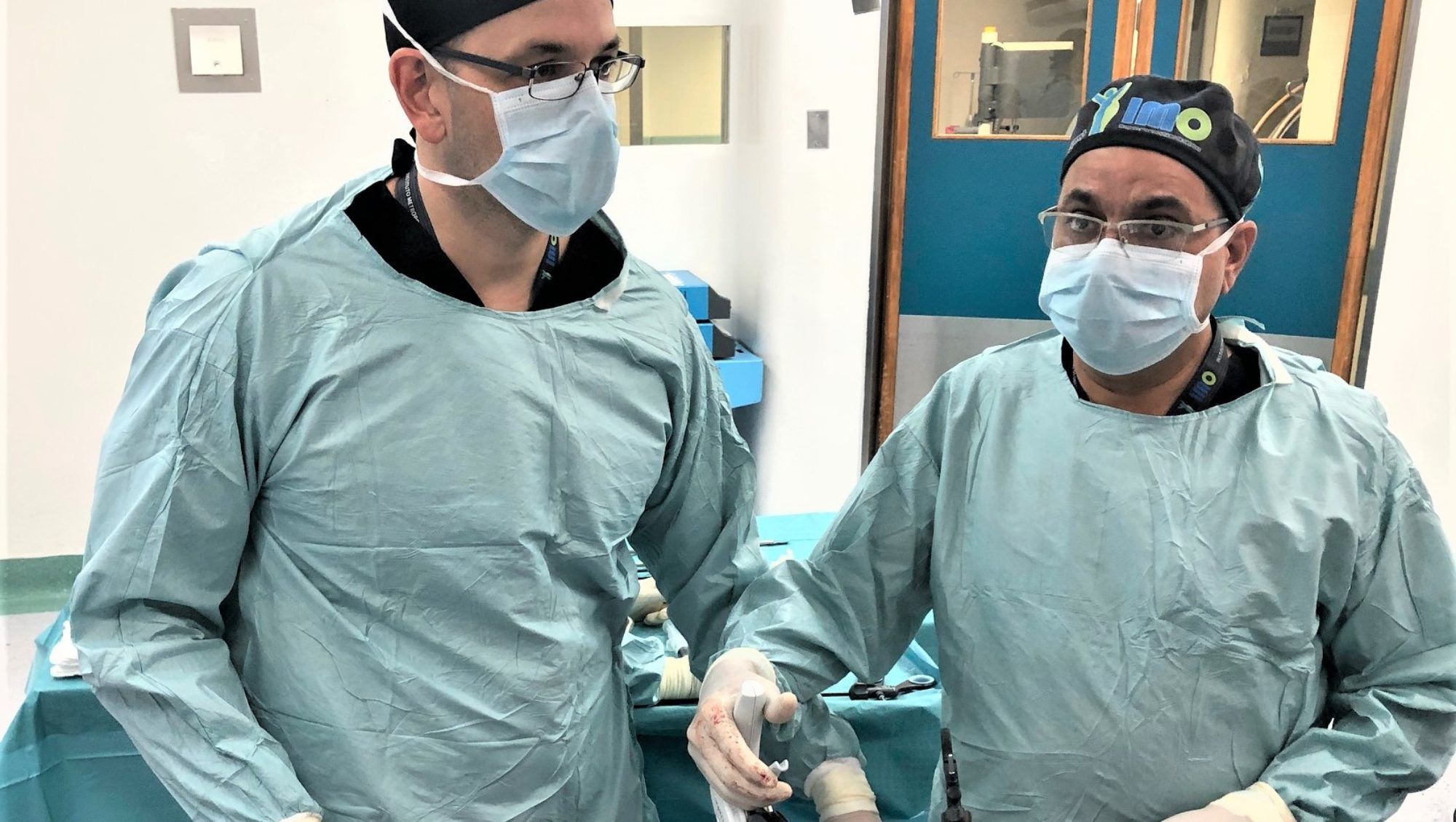 FOTO DE LOS DOCTORES OPERANDO Categoría endocrinología - FOTO DE LOS DOCTORES OPERANDO